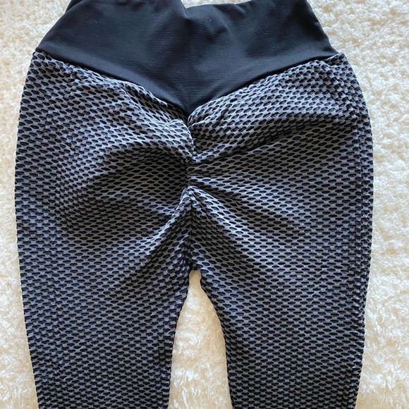 Black Marled TikTok Booty Scrunch Leggings - Picture 1 of 7
